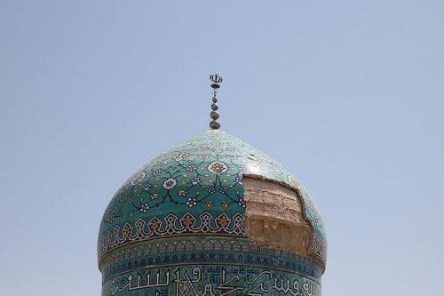 متولیان مرمت گنبد امامزاده هارون ولایت اصفهان کوتاهی می کنند به علاوه فیلم