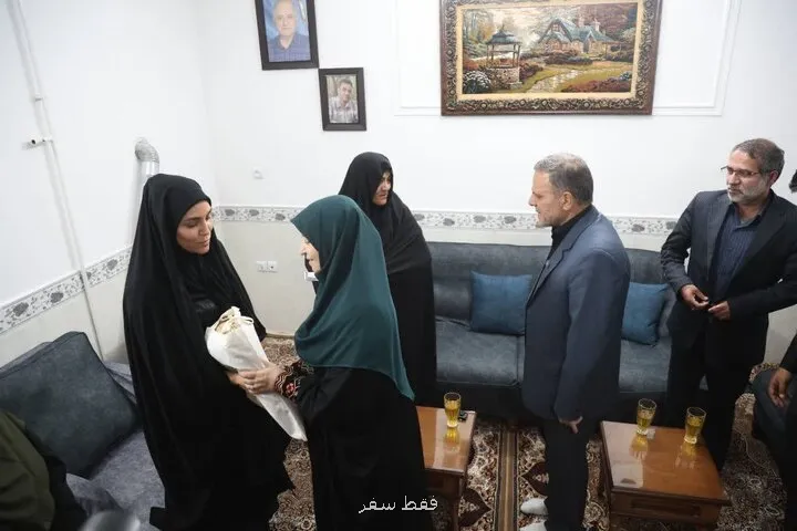 ایستادگی و صبوری خانواده های شهدا، الگویی برای همه آحاد جامعه است